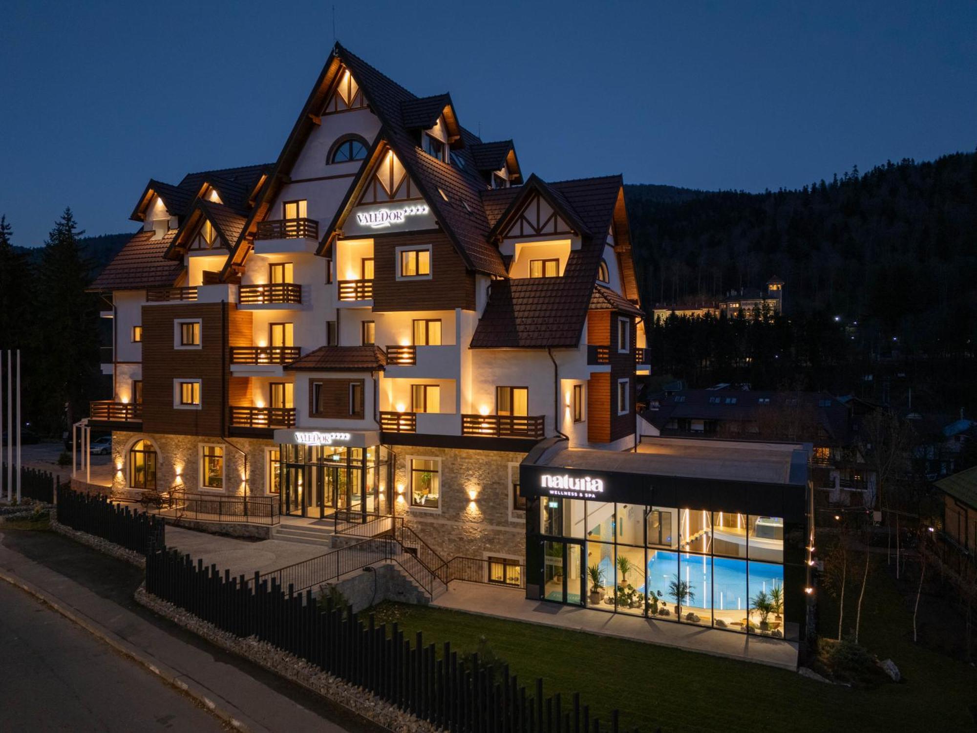 Hotel Valedor Boutique & Spa Buşteni Екстериор снимка