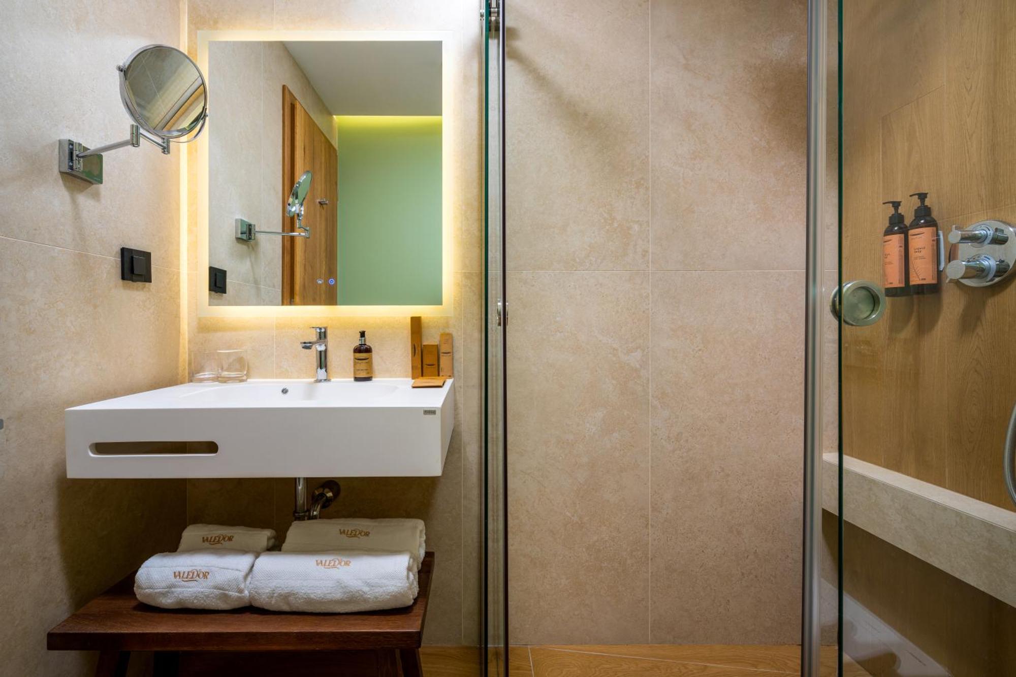 Hotel Valedor Boutique & Spa Buşteni Екстериор снимка